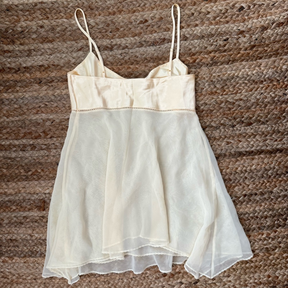 Victoria's Secret Cream Sheer Slip Chemise - Picture 5 of 5